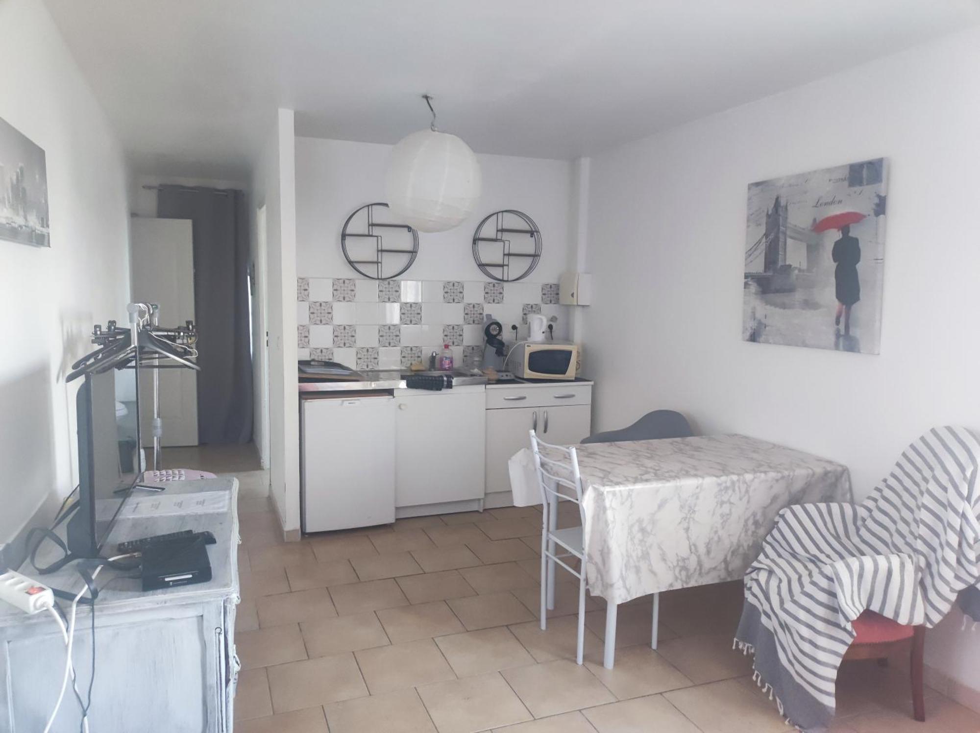 Ingrid Mary Apartment Nîmes Room photo