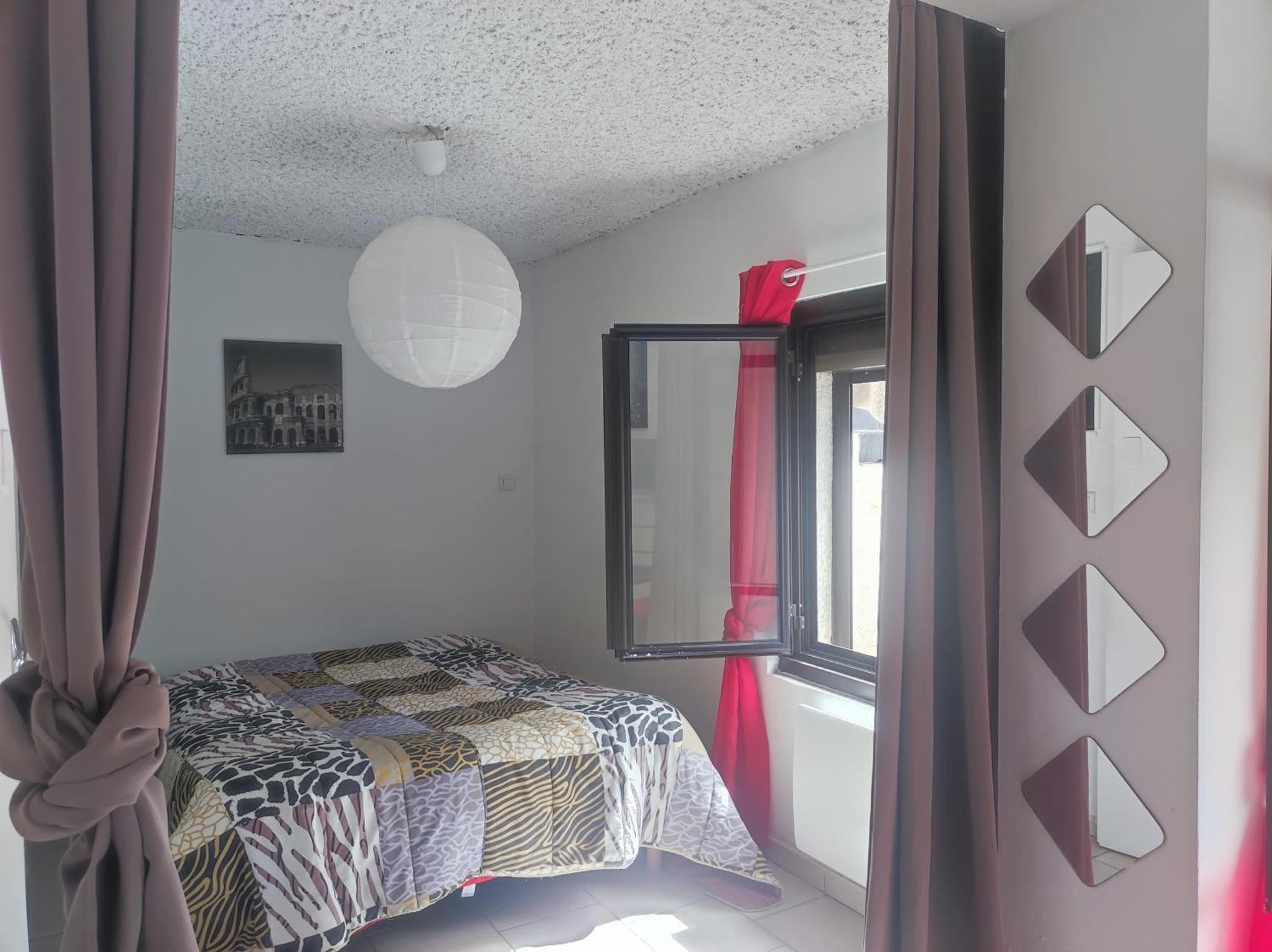 Ingrid Mary Apartment Nîmes Room photo